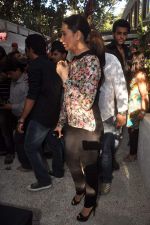Karisma Kapoor at the success party og Rujuta Diwekar_s book Women & The Weight Loss Tamasha in Mumbai on 20th Jan 2012 (89).JPG